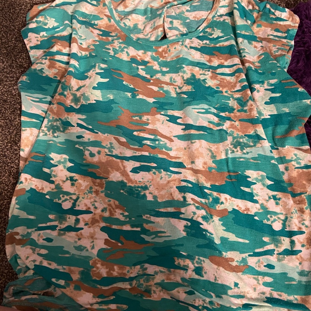 Women’s camouflage Tshirt